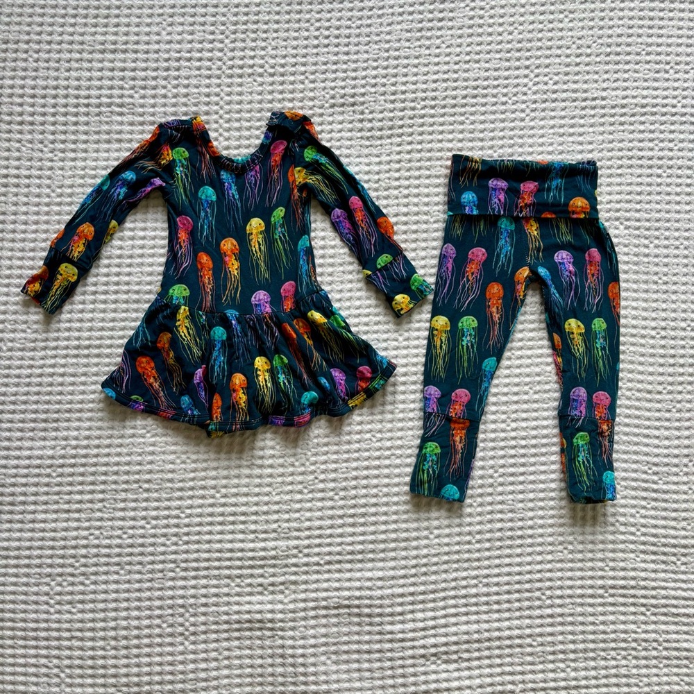 Muse Threads Jellyfish Ocean Print Bamboo LS Twirl
Bodysuit and Pants Set: 6-12M